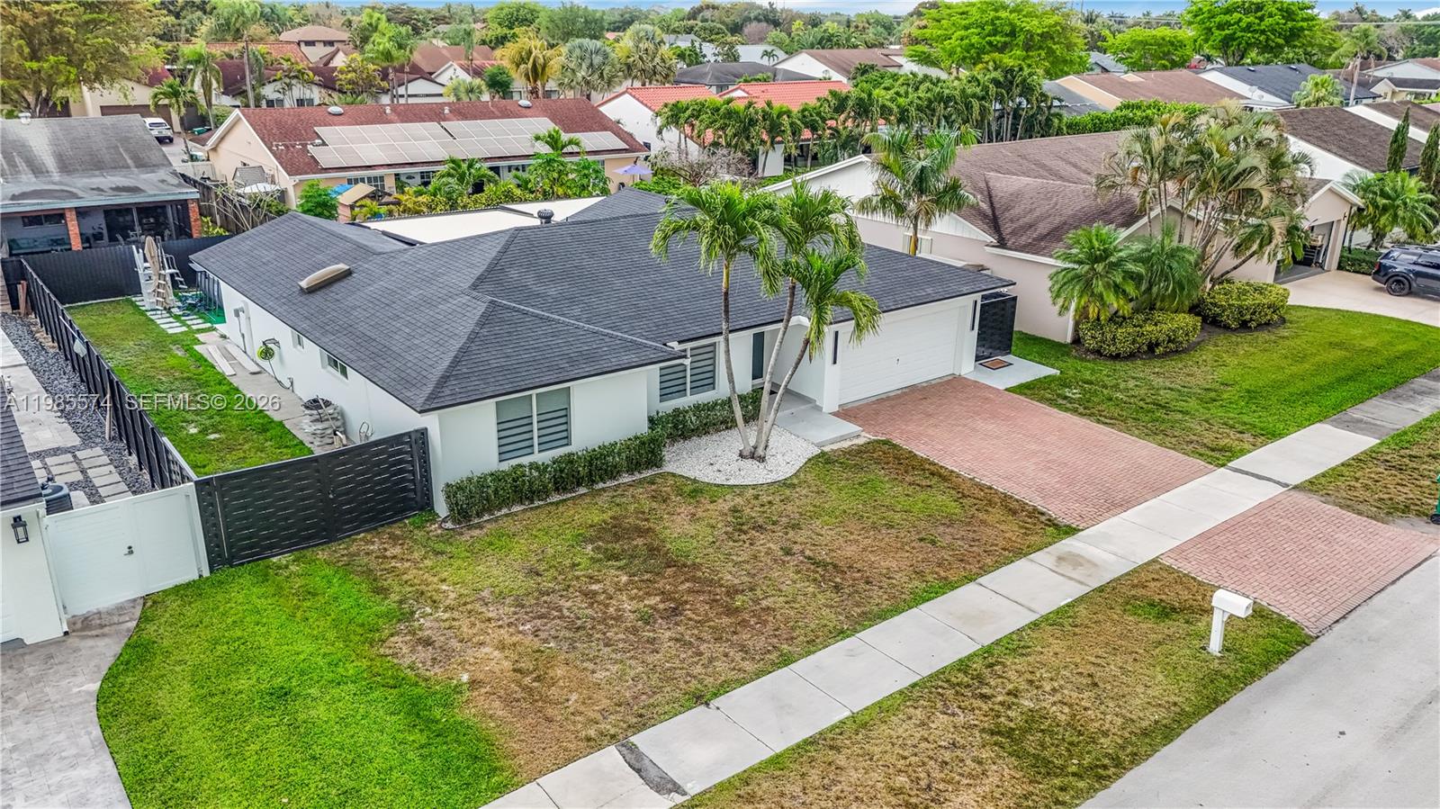 SHORES LINDGREN - Residential