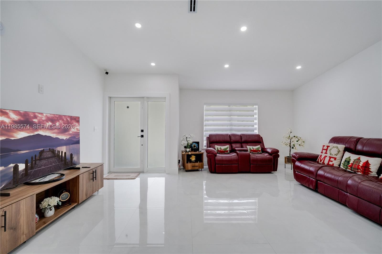 SHORES LINDGREN - Residential