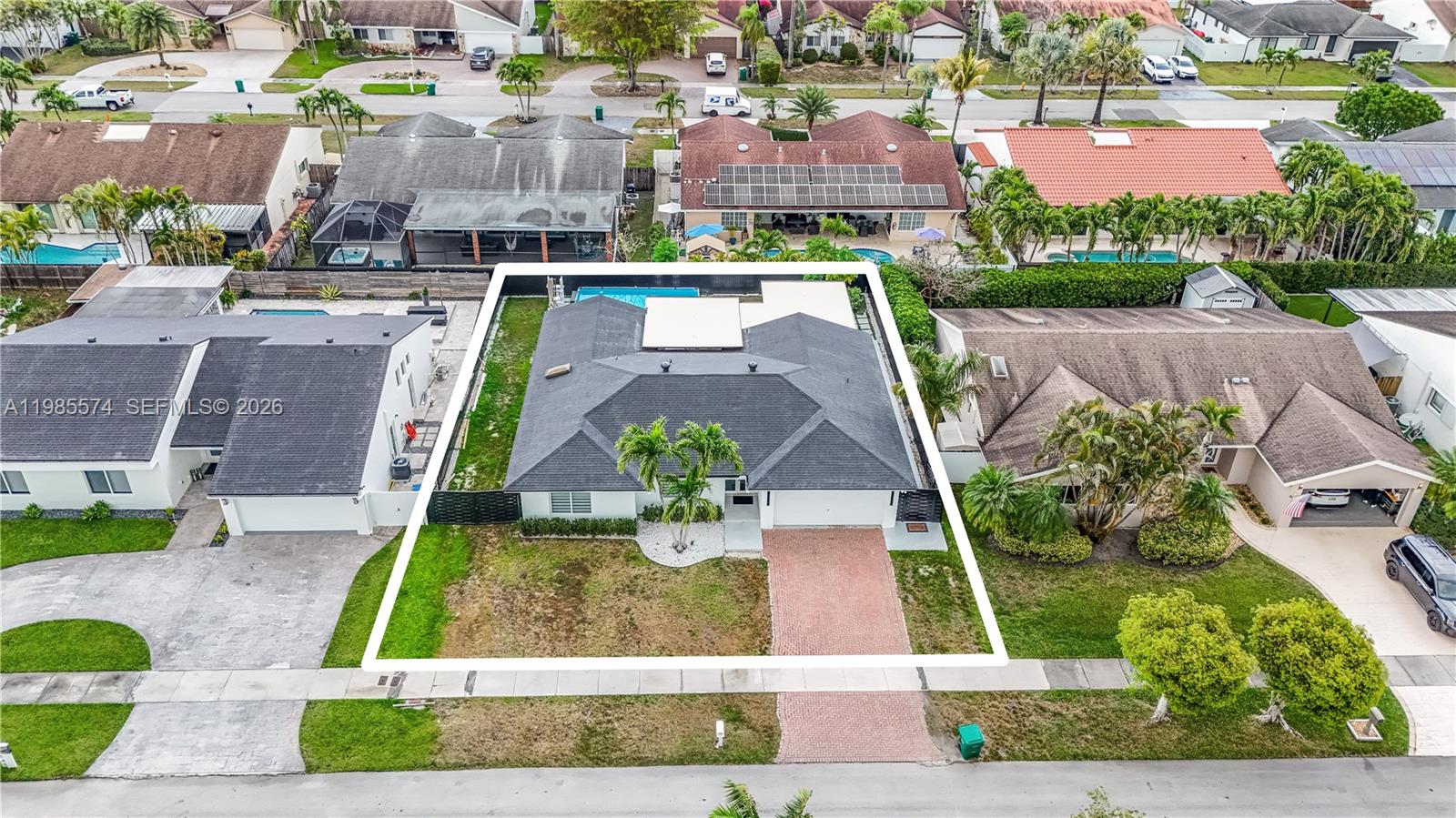 SHORES LINDGREN - Residential