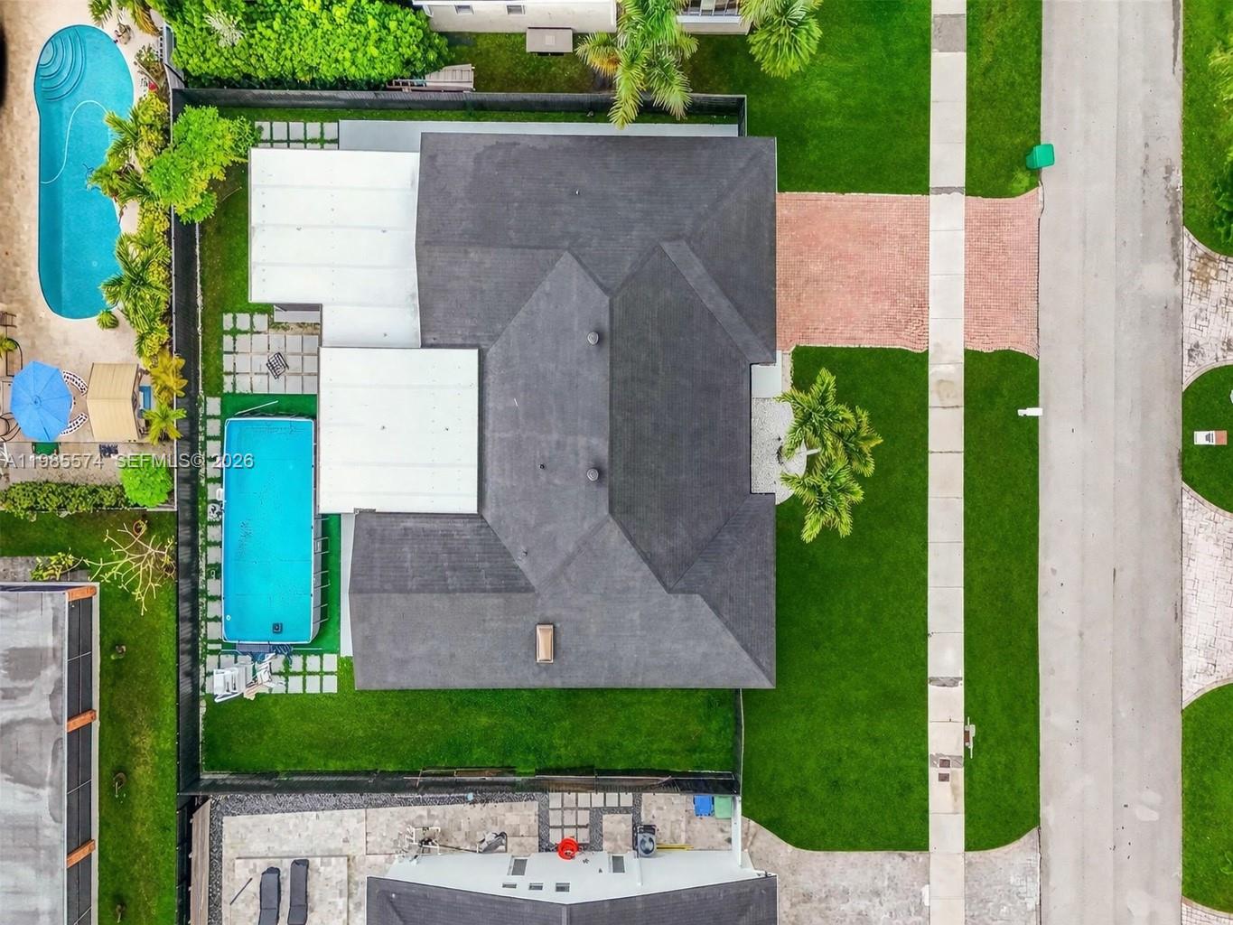 SHORES LINDGREN - Residential