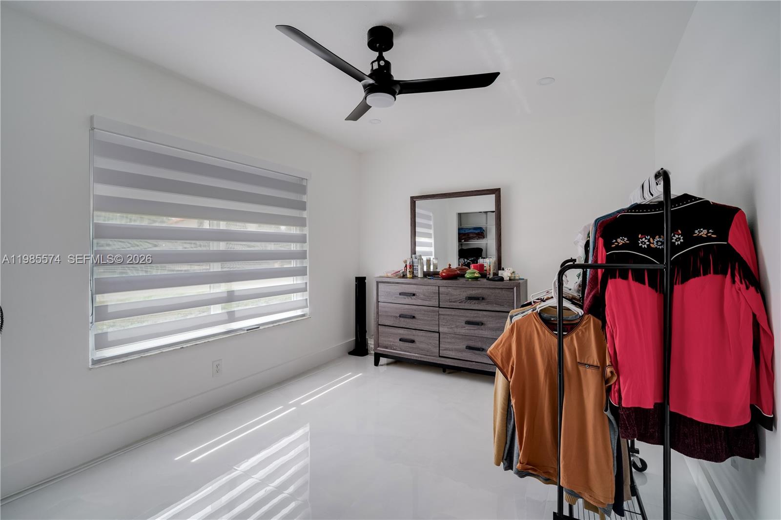 SHORES LINDGREN - Residential