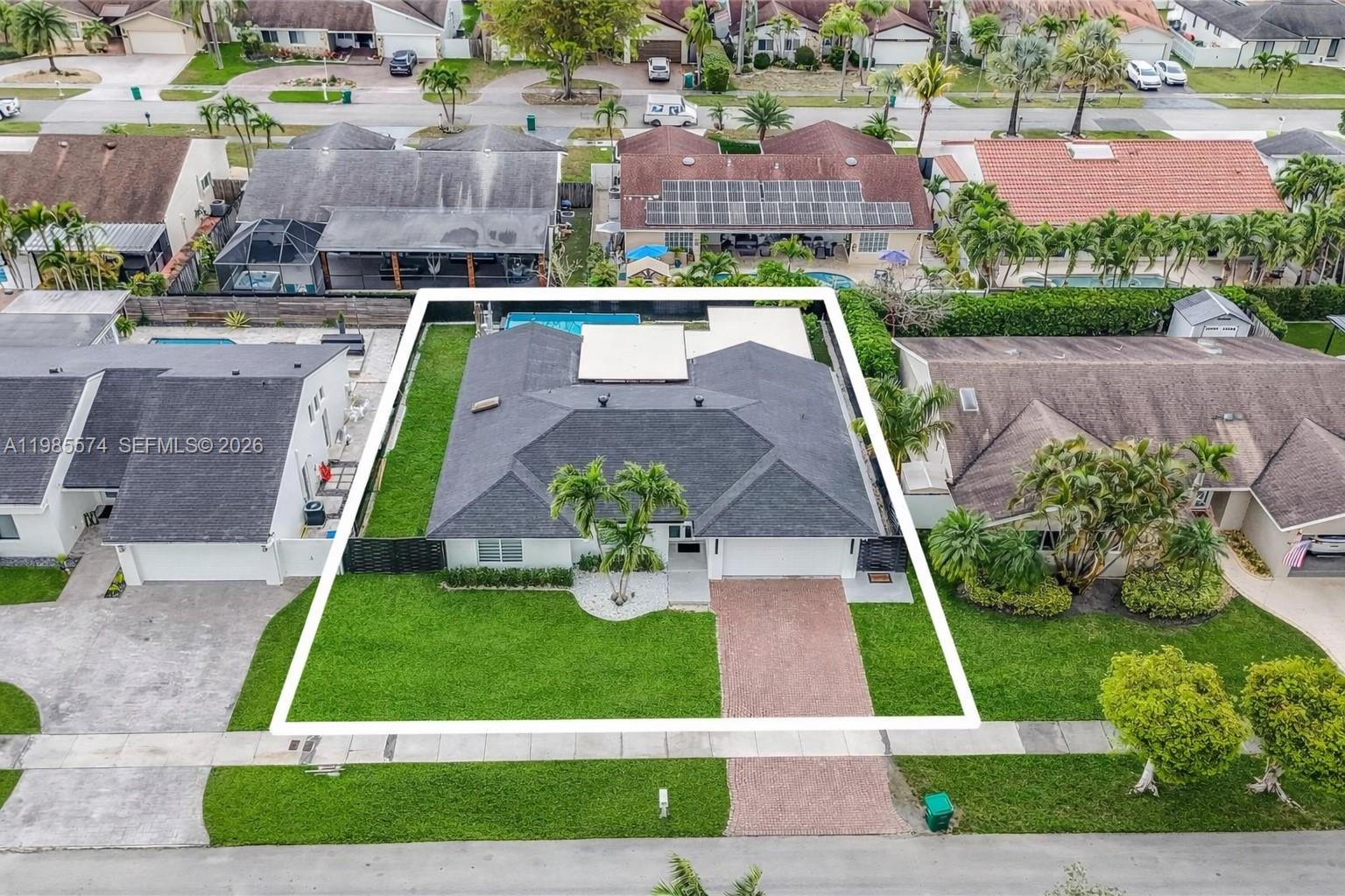 SHORES LINDGREN - Residential