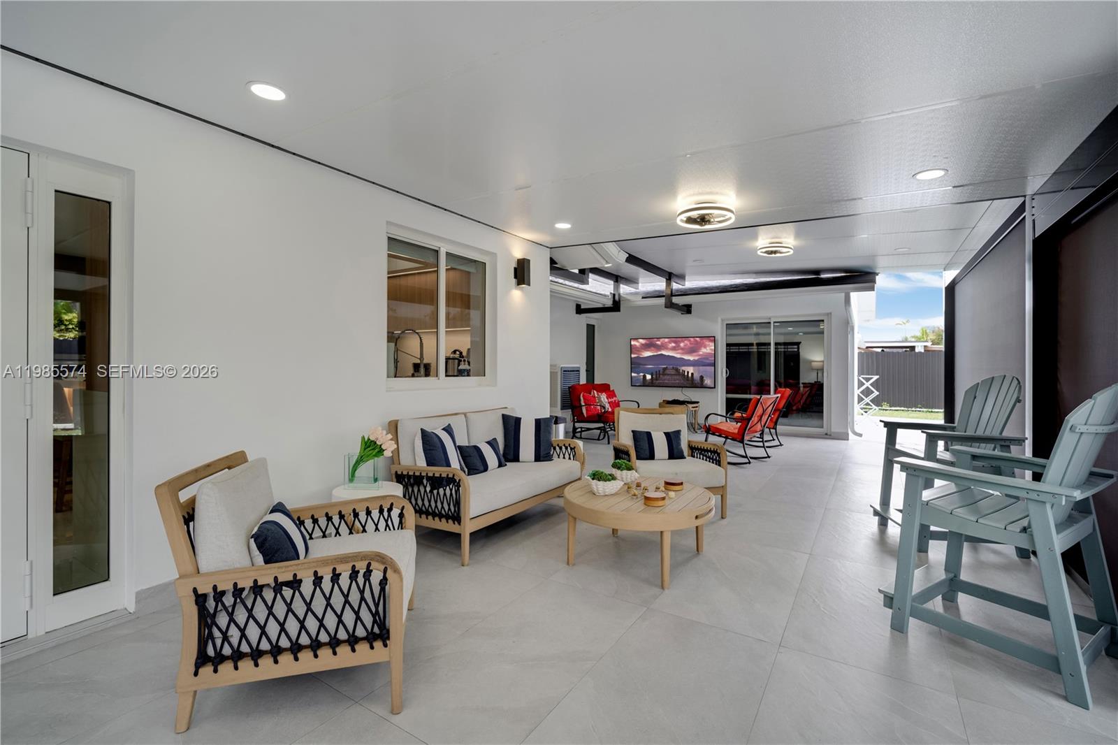 SHORES LINDGREN - Residential