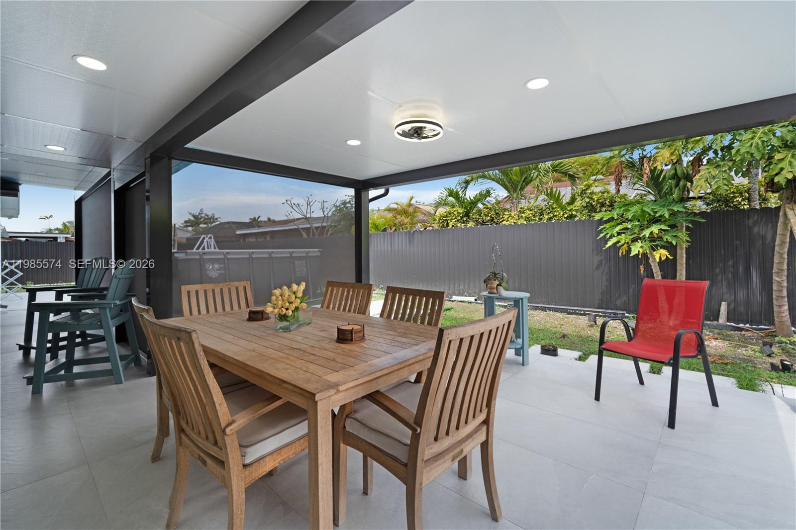 SHORES LINDGREN - Residential