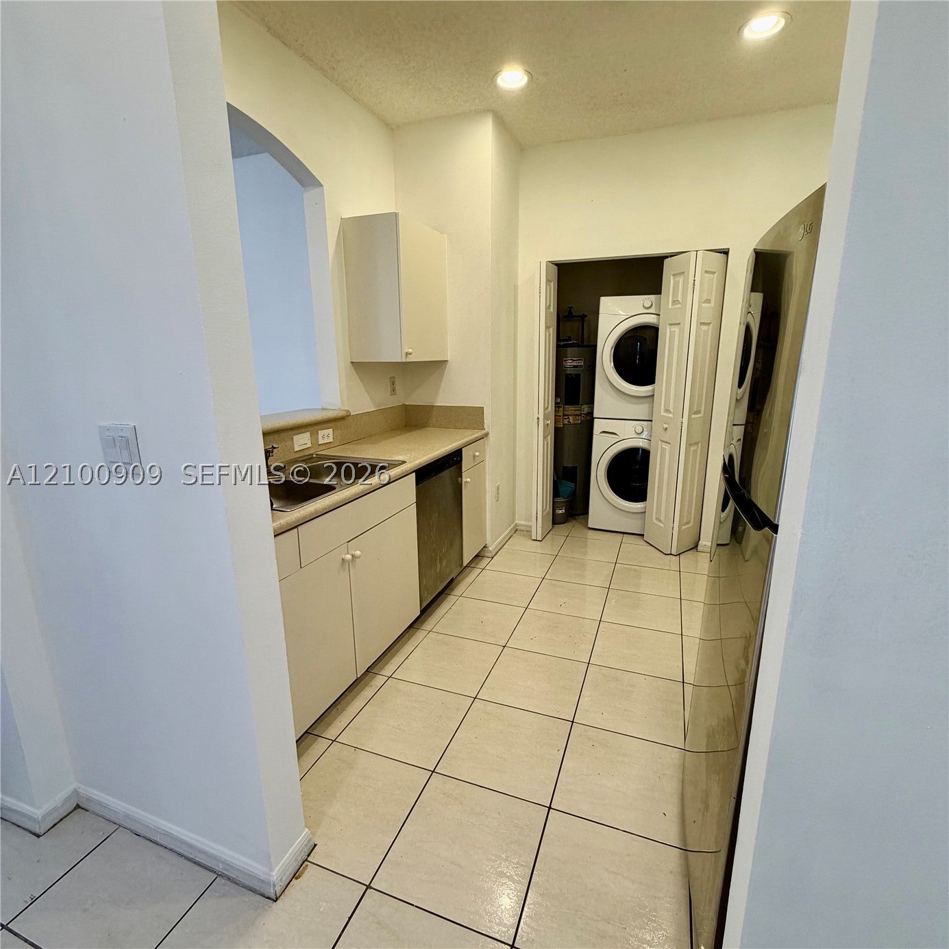 2238 NE 42nd Cir 2238