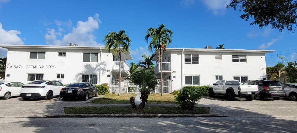 Photo of 1719 Wiley St #2, Hollywood, FL 33020 (MLS # A12005470)