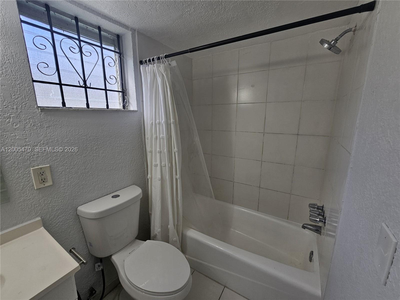 WILEY CONDO APTS - Residential Lease