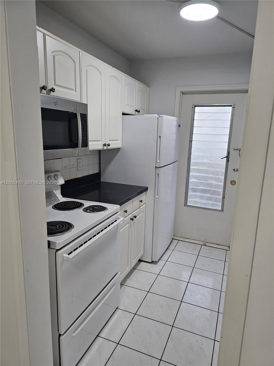 WILEY CONDO APTS - Residential Lease