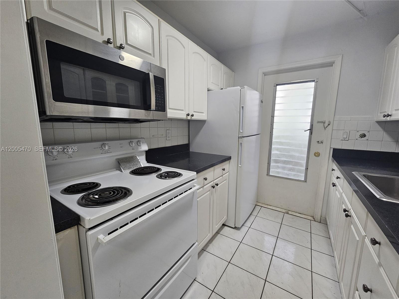 WILEY CONDO APTS - Residential Lease