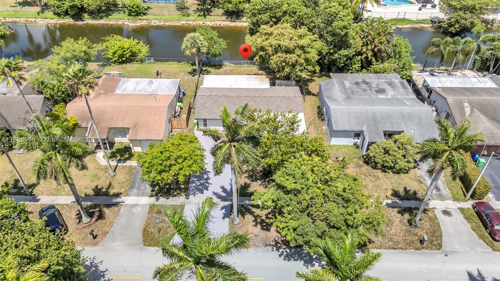 4331 NW 115th Terr., Sunrise, FL, 33323/$565,000 2 4331 NW 115th Terr.