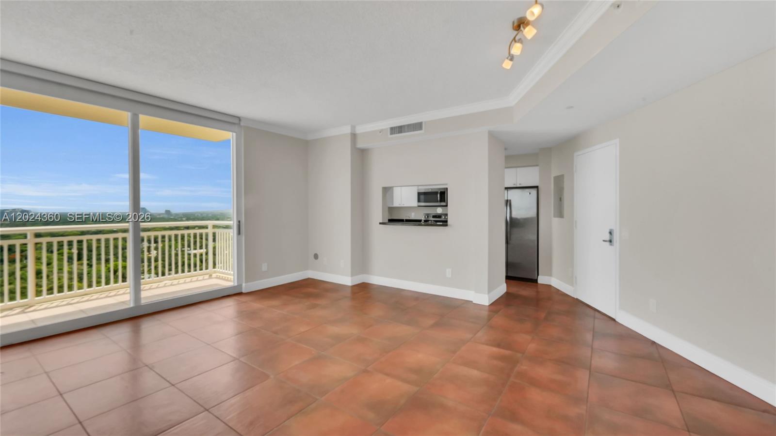THE METROPOLITAN CONDO - Residential Lease