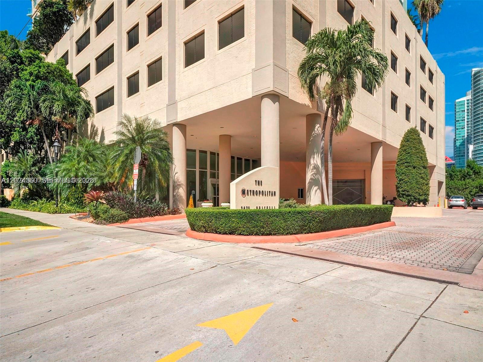 THE METROPOLITAN CONDO - Residential Lease