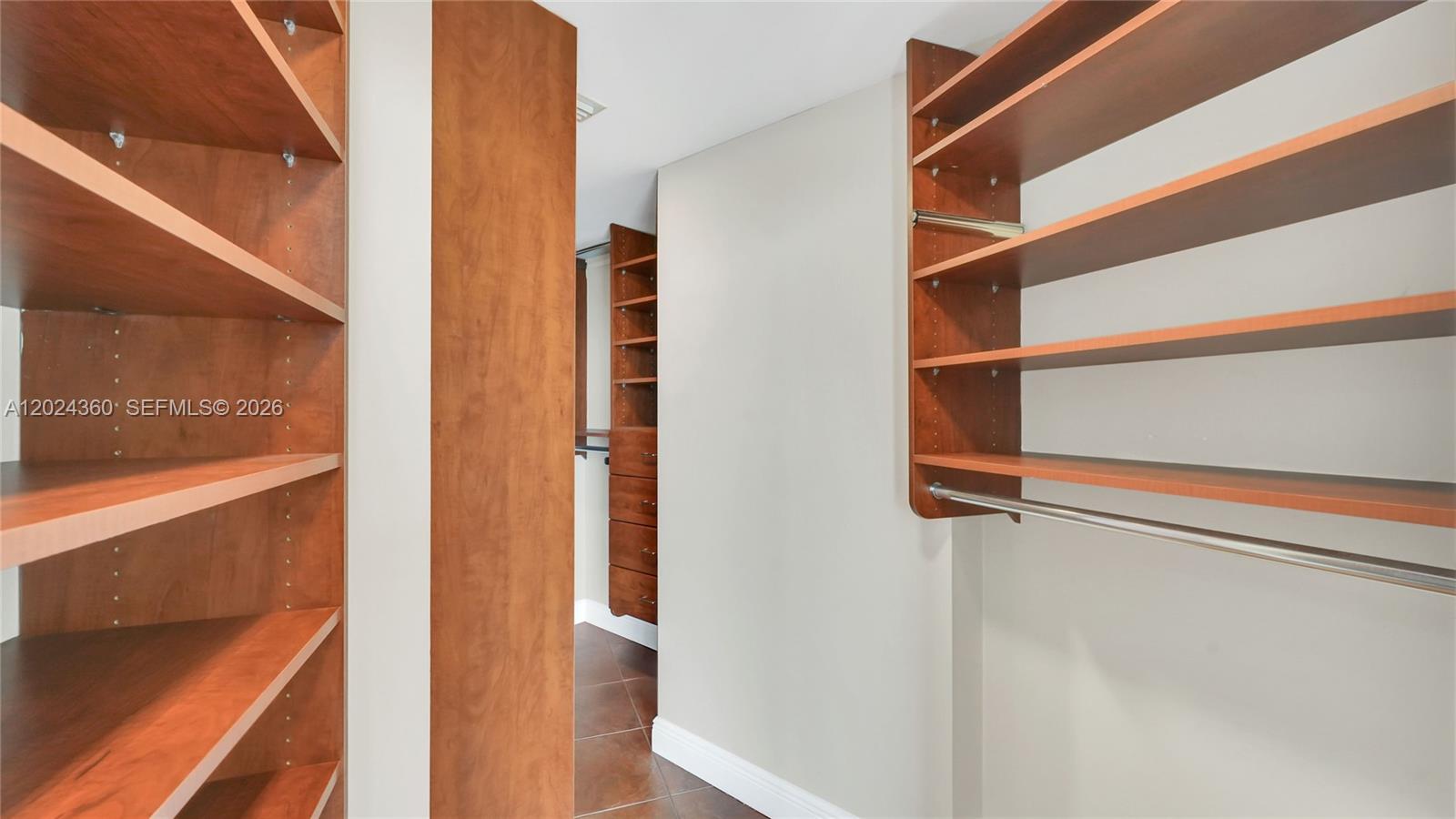 THE METROPOLITAN CONDO - Residential Lease