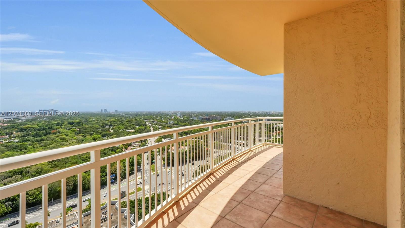 THE METROPOLITAN CONDO - Residential Lease