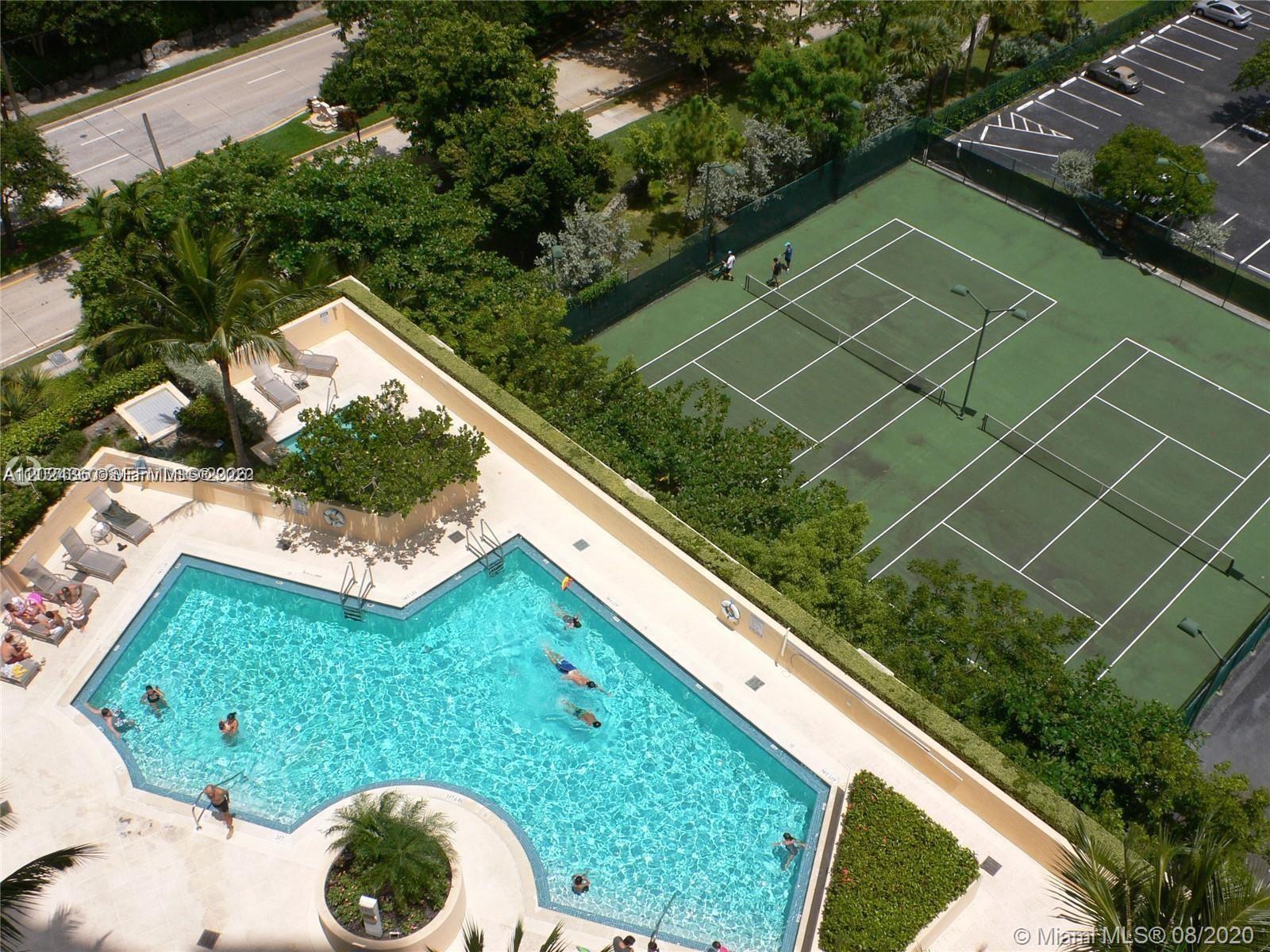 THE METROPOLITAN CONDO - Residential Lease