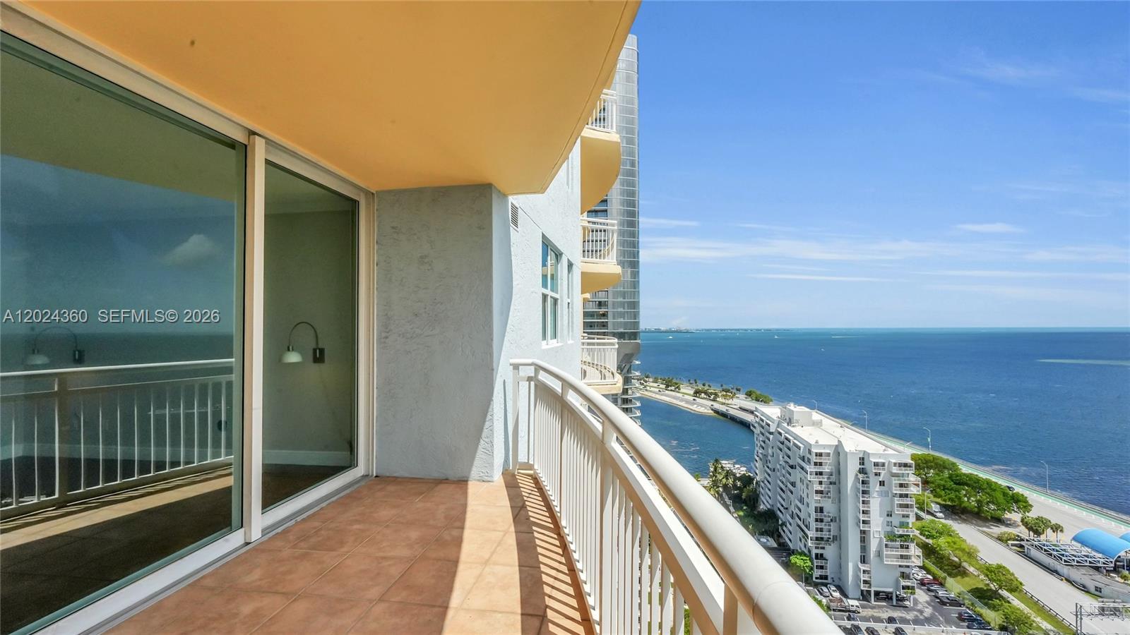 THE METROPOLITAN CONDO - Residential Lease