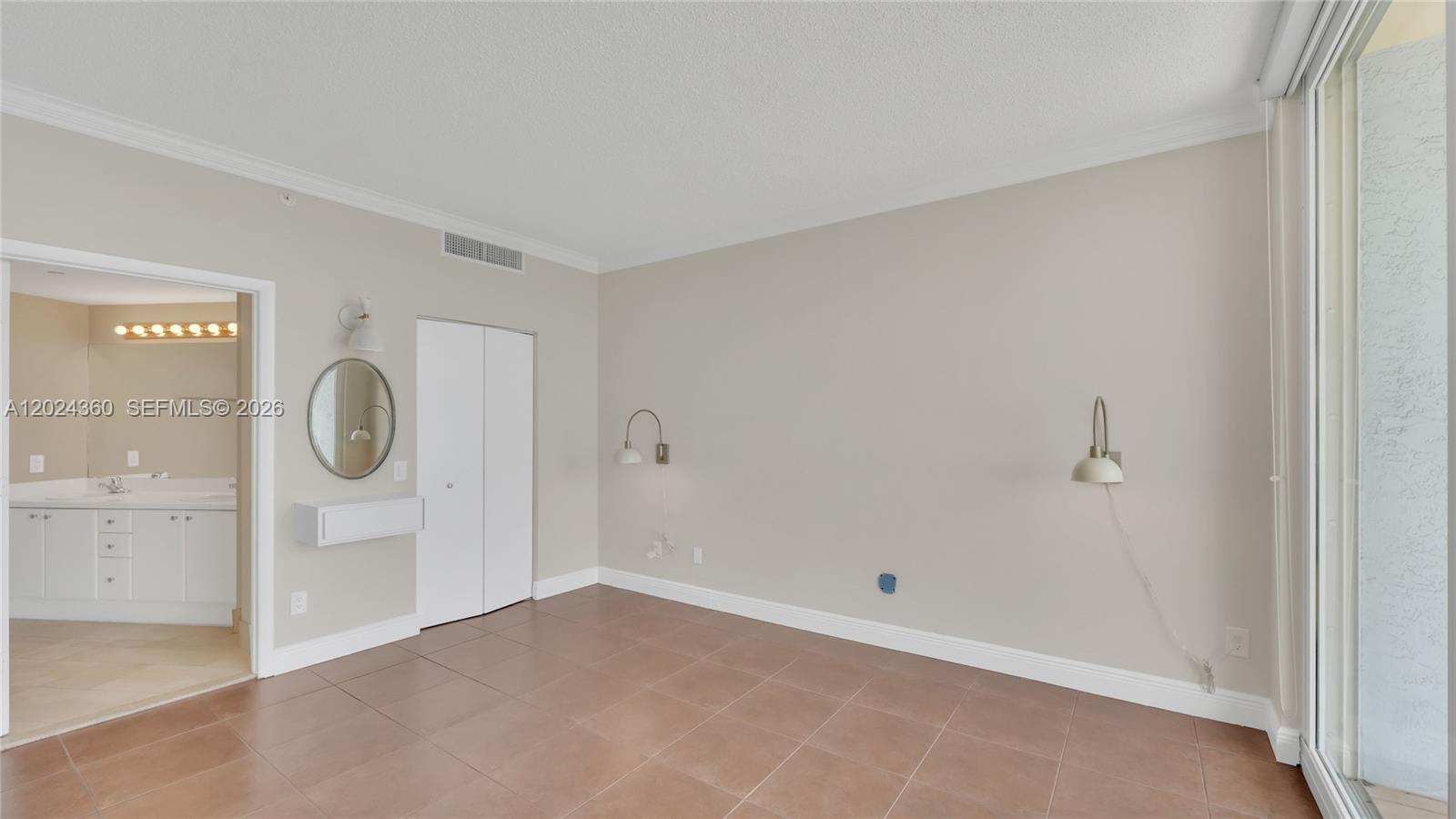 THE METROPOLITAN CONDO - Residential Lease