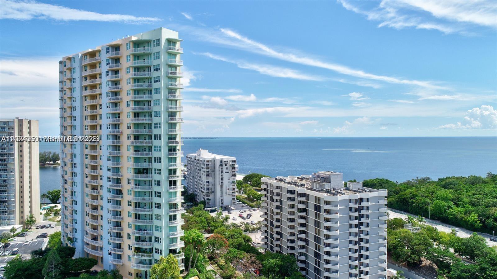 THE METROPOLITAN CONDO - Residential Lease