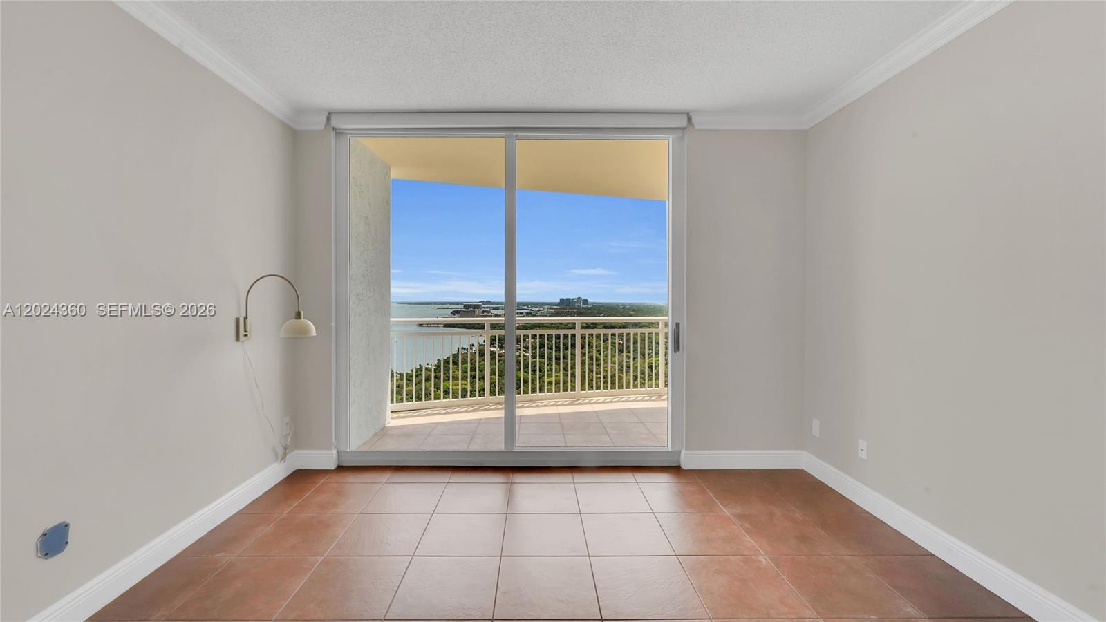THE METROPOLITAN CONDO - Residential Lease