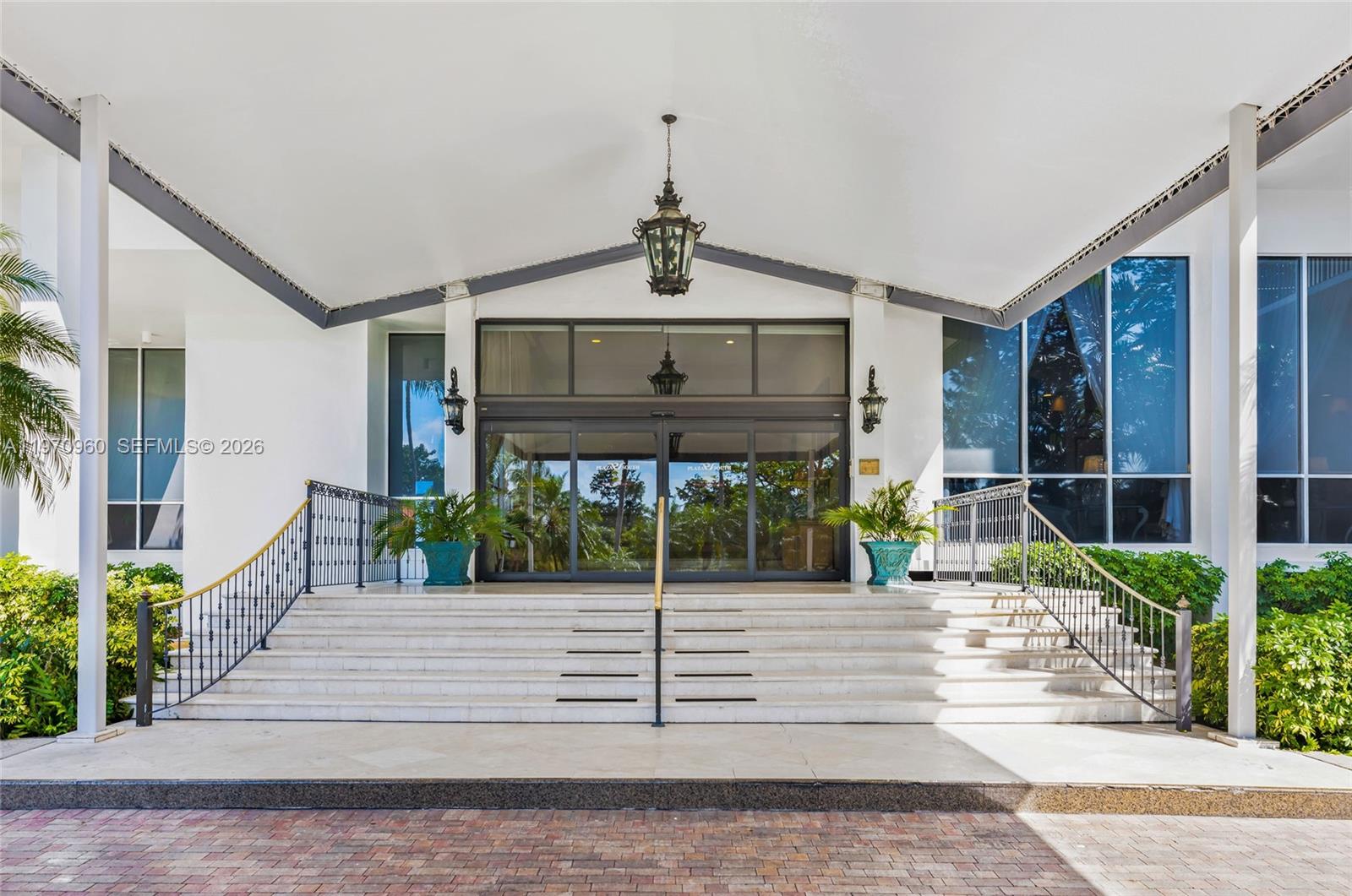 PLAZA SOUTH CONDO - Residential