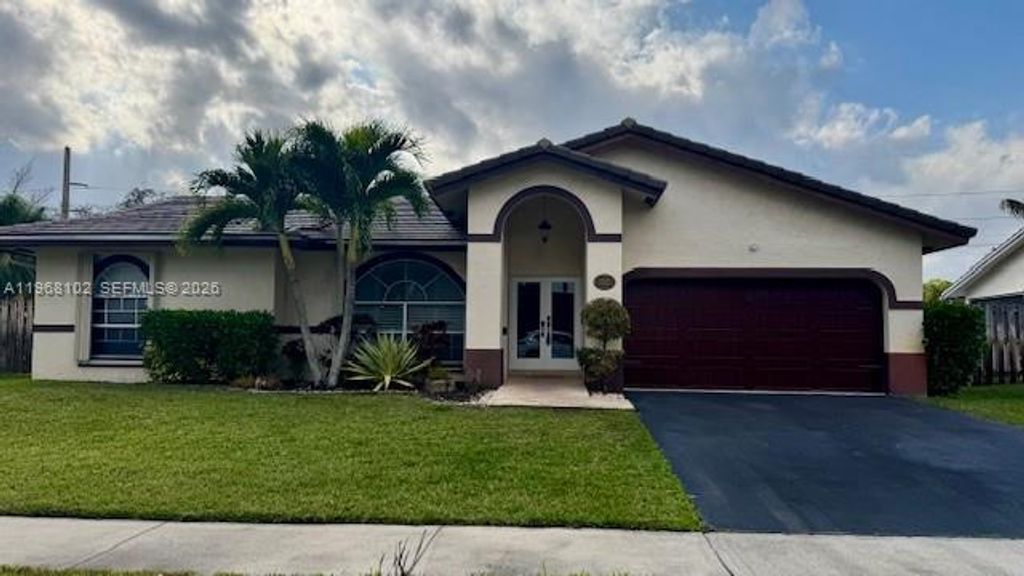 Photo of 453 SW 169th Ter #453, Weston, FL 33326 (MLS # A11968102)