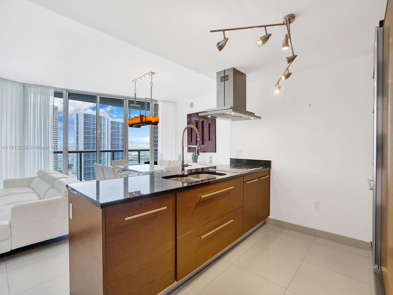 495 Brickell Ave 2504