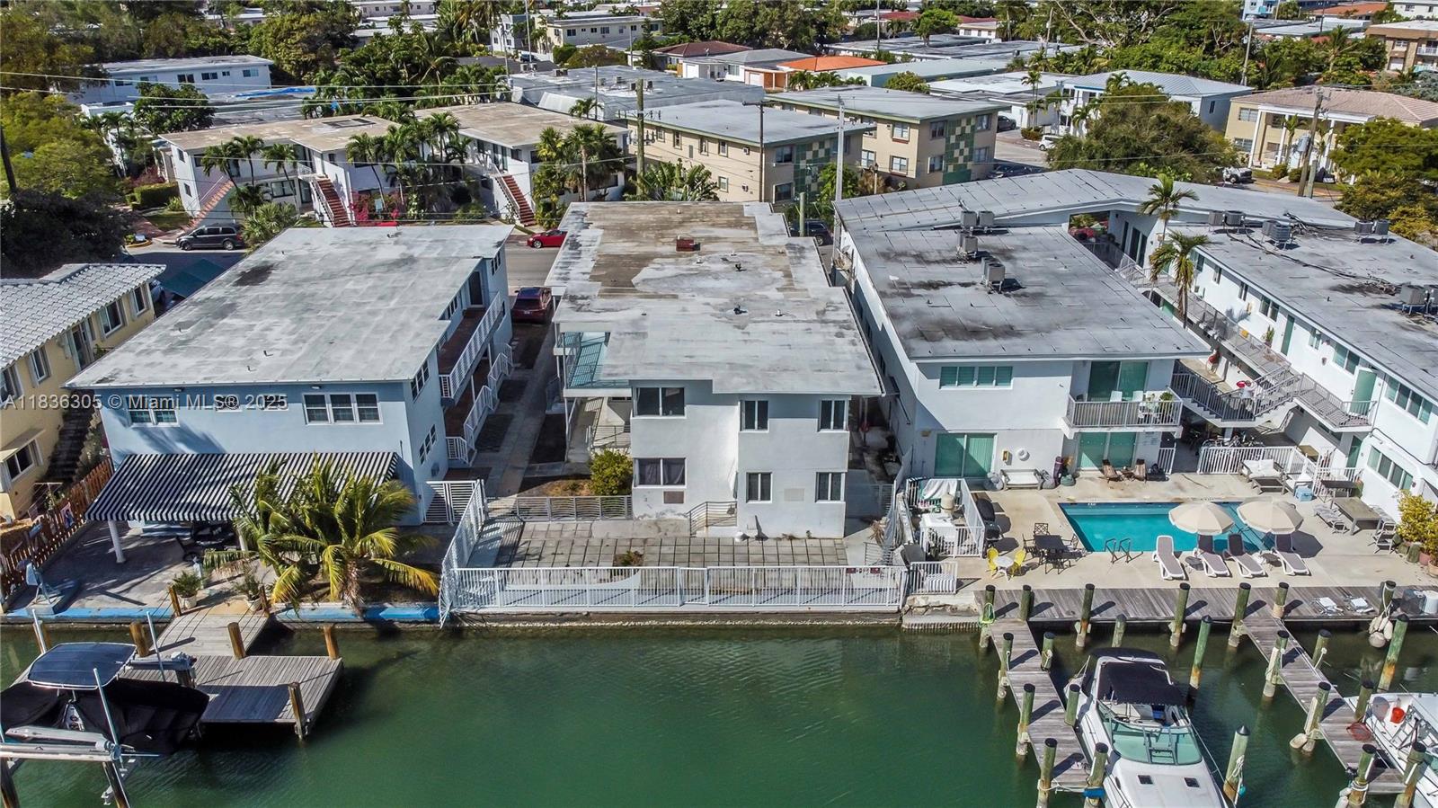 8025 Crespi Blvd, Miami Beach, FL, 33141/$1,580,000 2 8025 Crespi Blvd