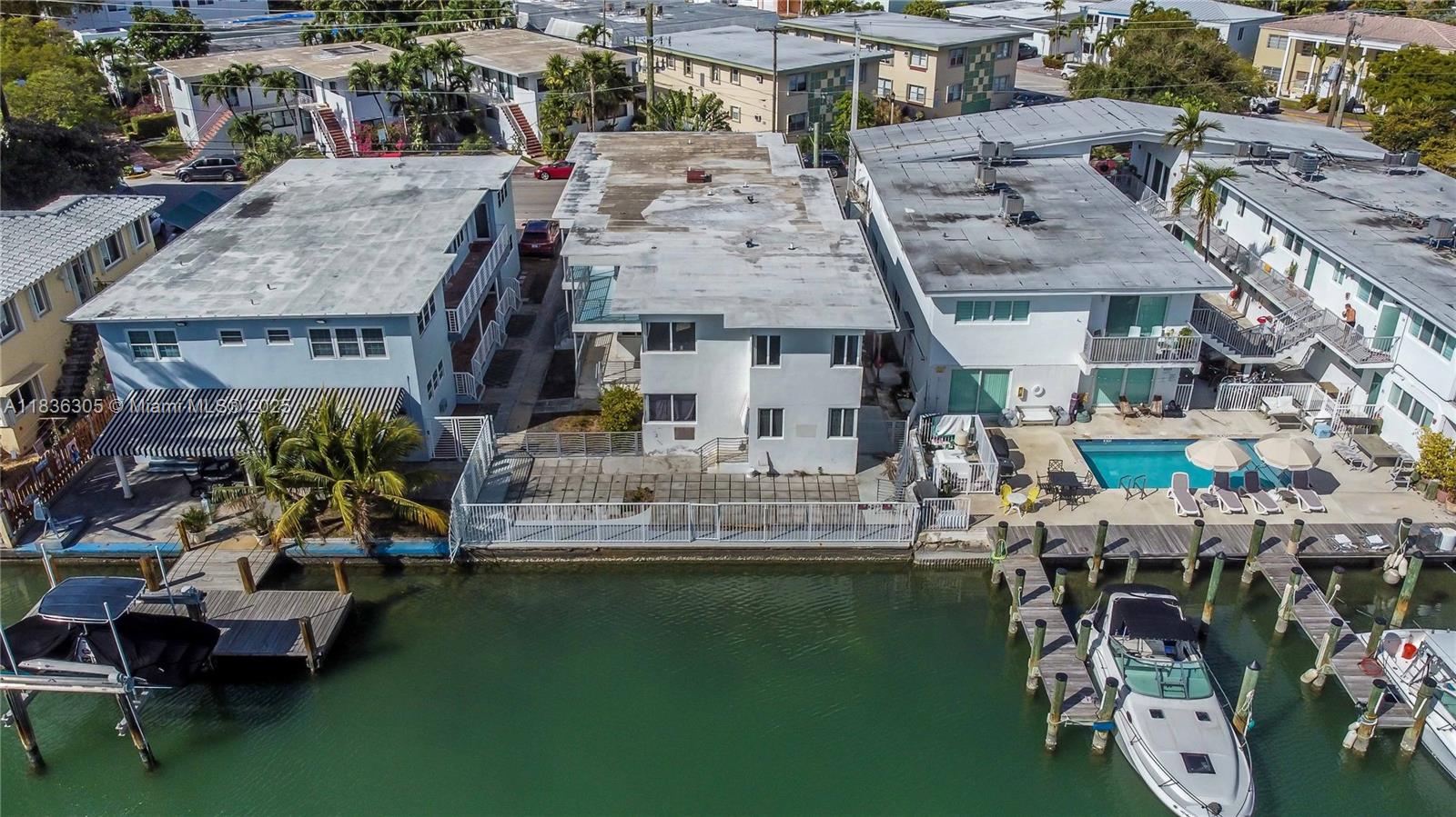8025 Crespi Blvd, Miami Beach, FL, 33141/$1,580,000 3 8025 Crespi Blvd