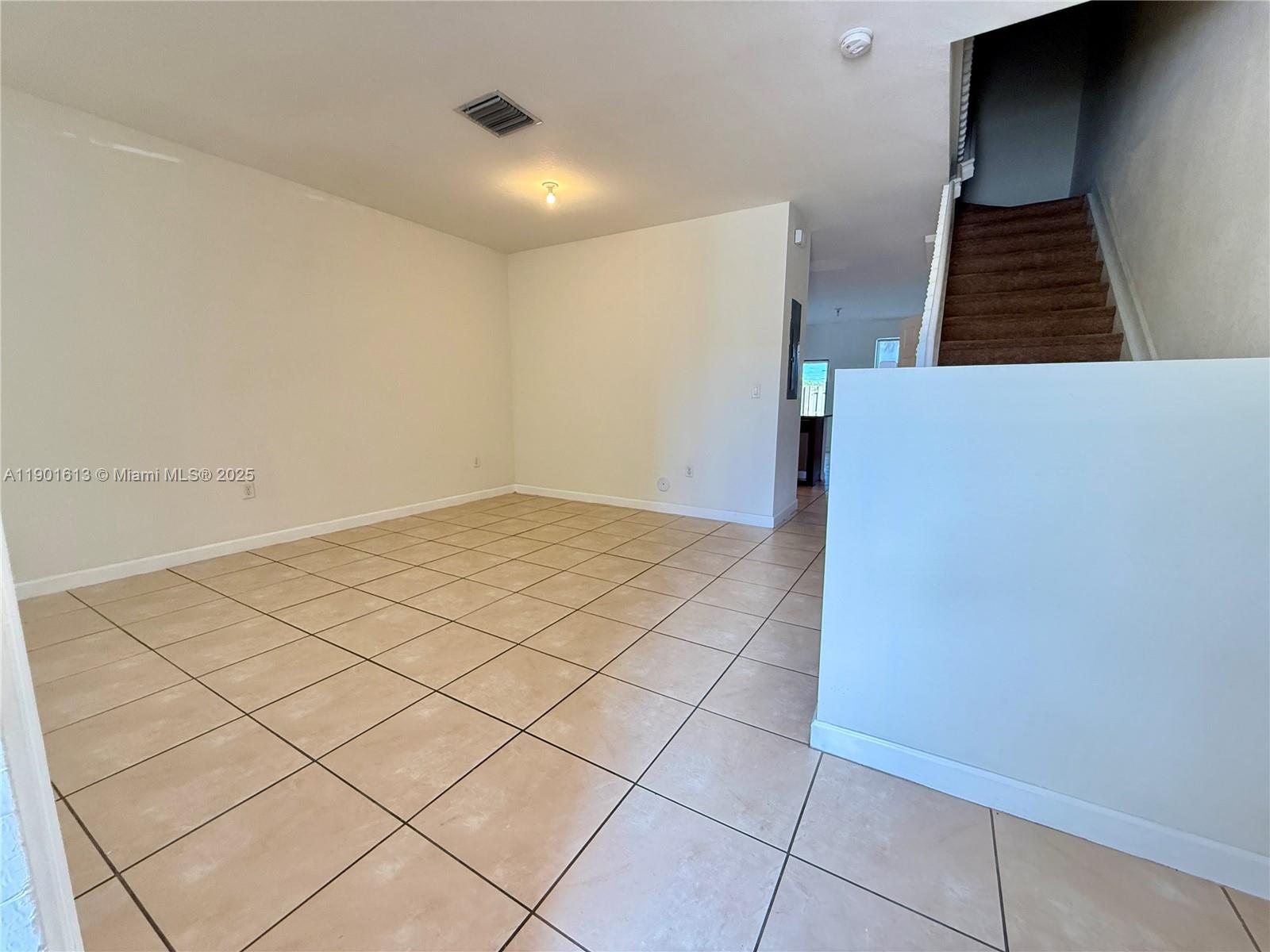 COCO PALM ESTATES - Residential Lease