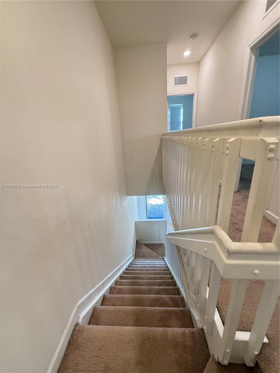 COCO PALM ESTATES - Residential Lease