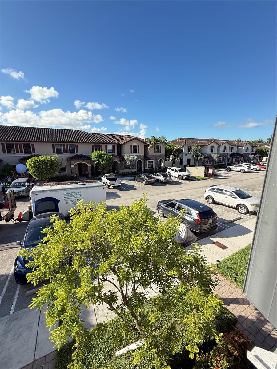 COCO PALM ESTATES - Residential Lease