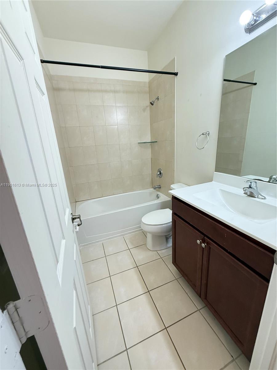 COCO PALM ESTATES - Residential Lease