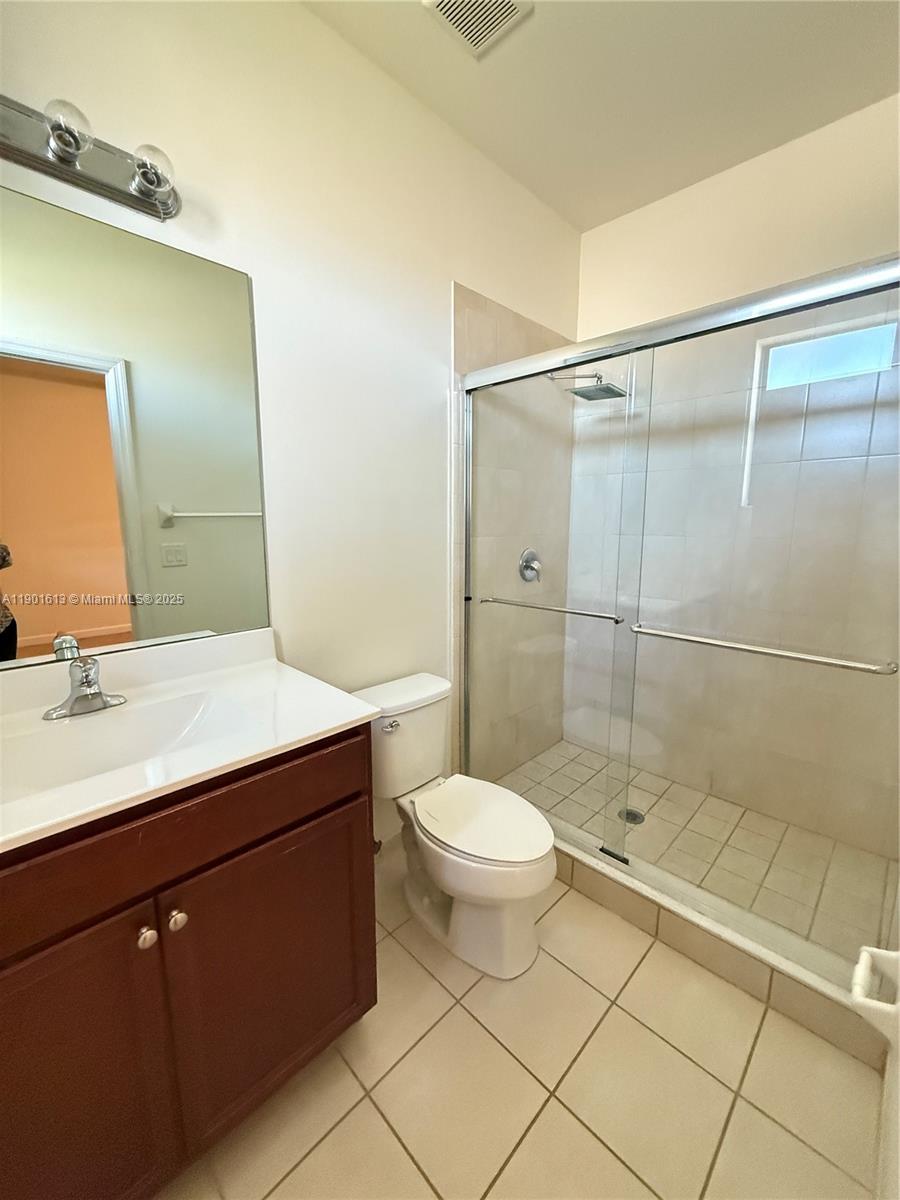 COCO PALM ESTATES - Residential Lease