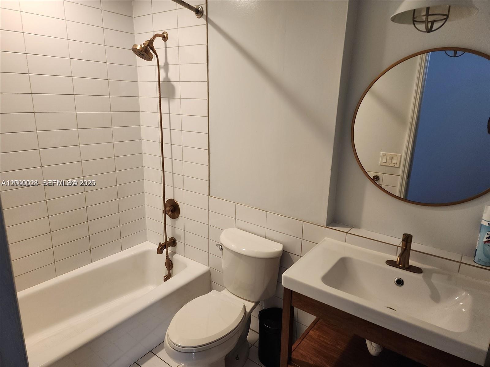 CALUSA CLUB ESTATES 5TH A - Residential