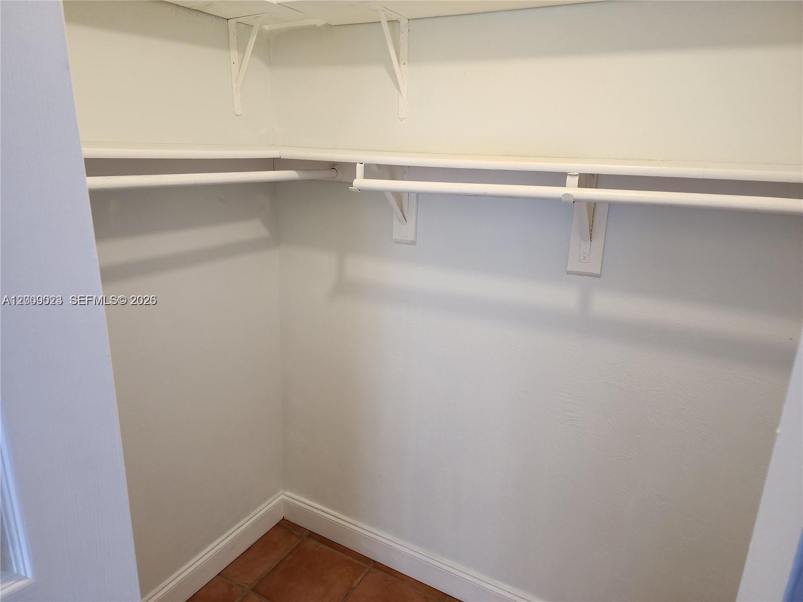 CALUSA CLUB ESTATES 5TH A - Residential