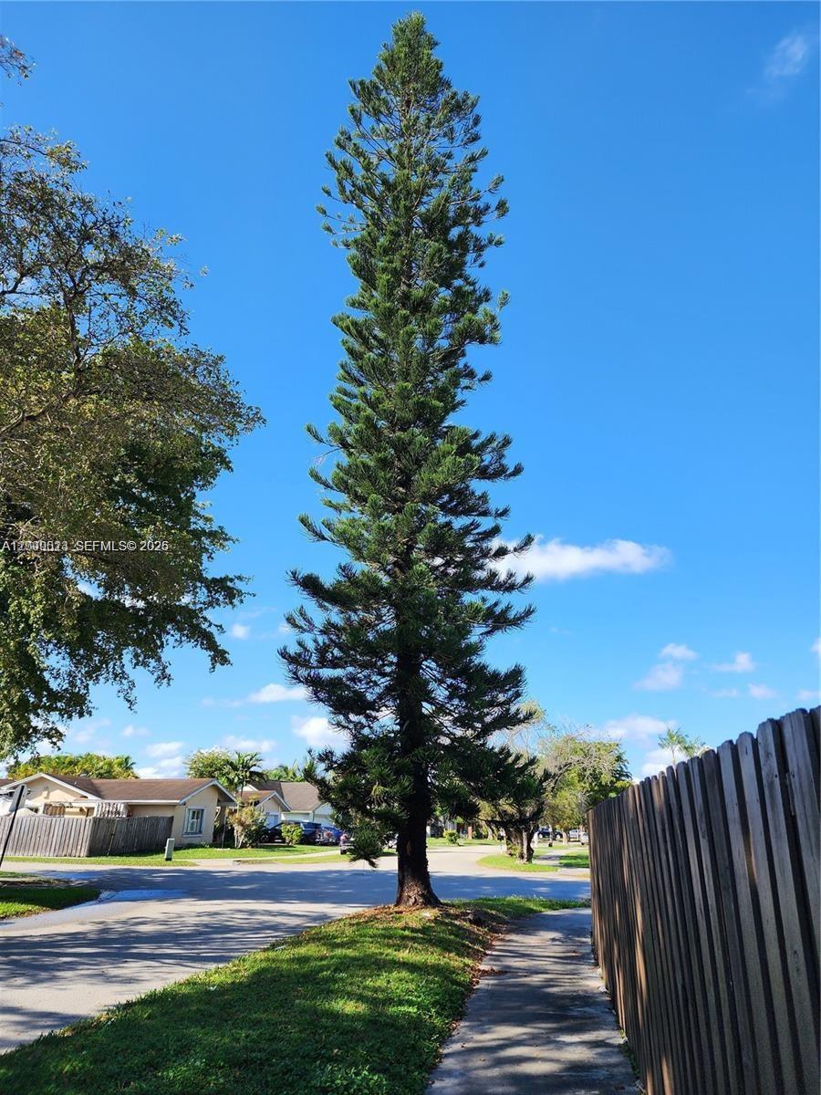 CALUSA CLUB ESTATES 5TH A - Residential