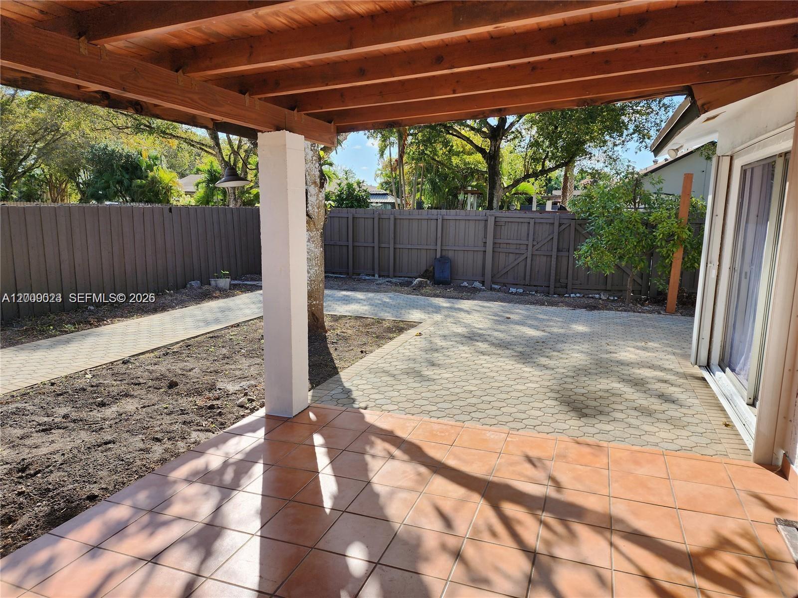 CALUSA CLUB ESTATES 5TH A - Residential