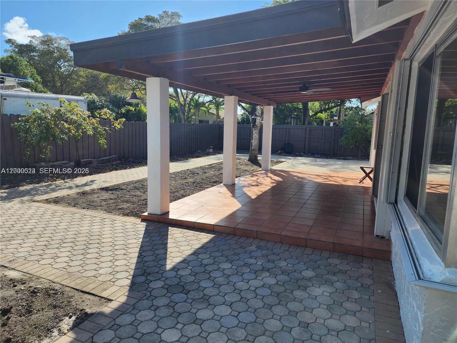 CALUSA CLUB ESTATES 5TH A - Residential