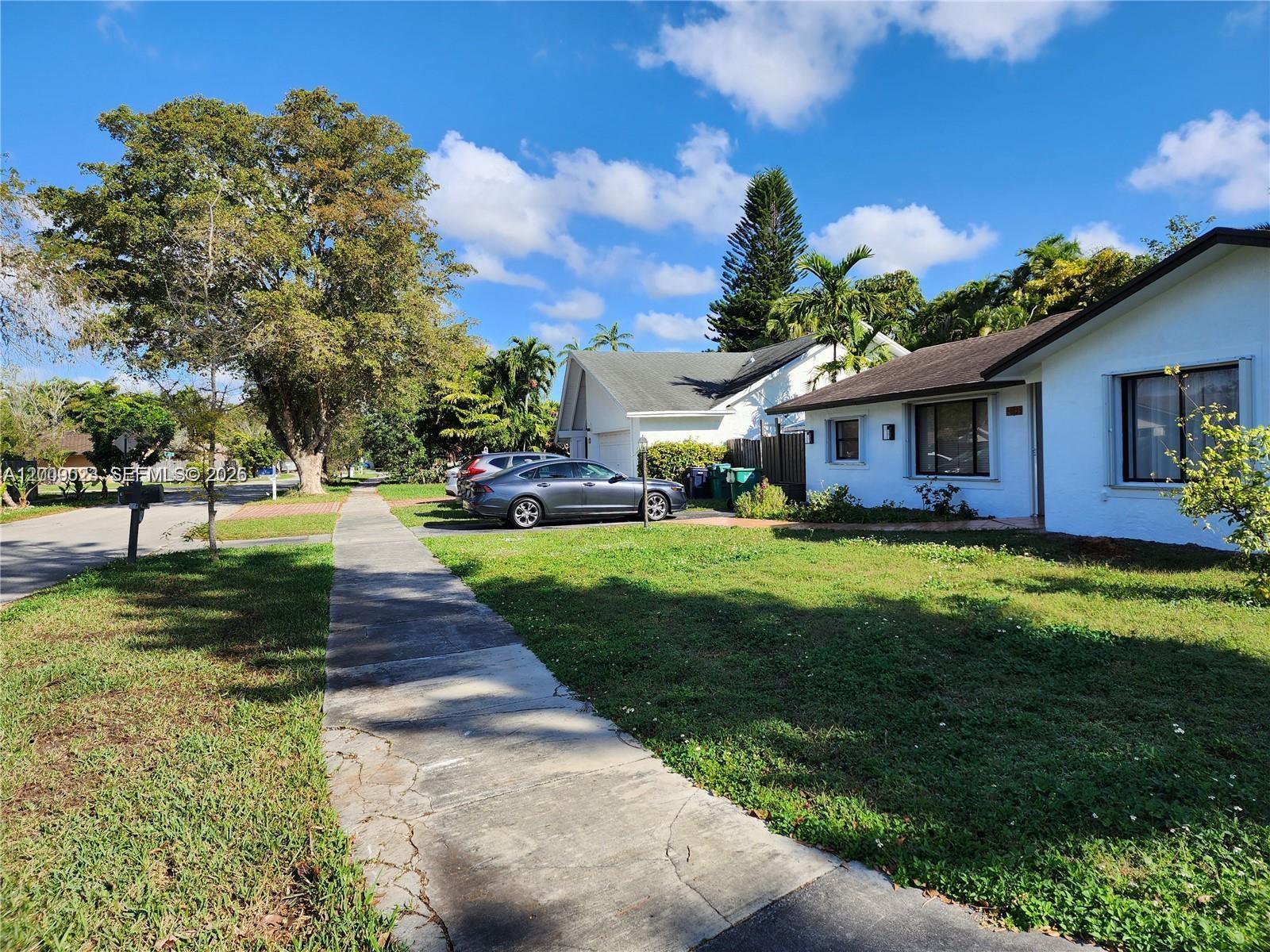 CALUSA CLUB ESTATES 5TH A - Residential