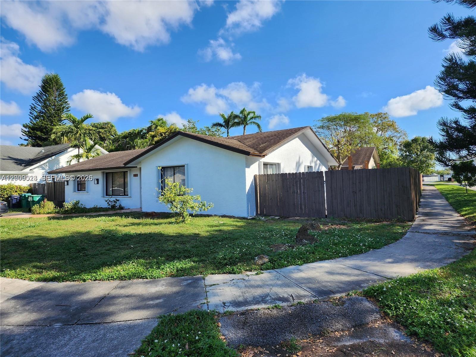 CALUSA CLUB ESTATES 5TH A - Residential