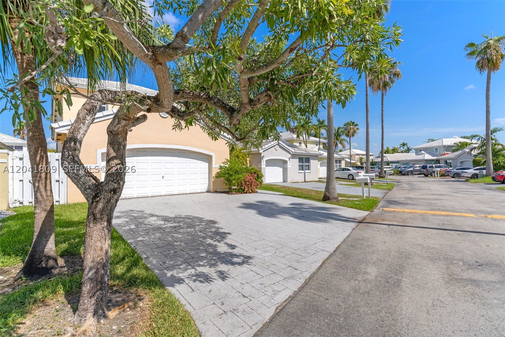 4766 SW 154th Ave, Miami FL 33185