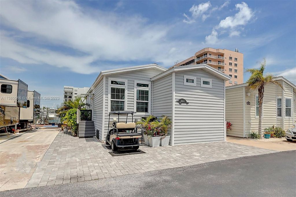 Photo of 804 Osprey Ct, Hutchinson Island, FL 34949 (MLS # A11380966)