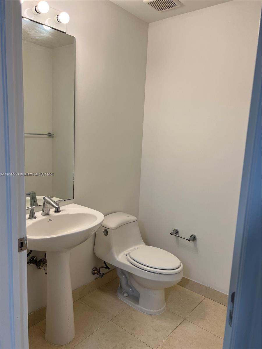 MERCO AT AVENTURA - Residential Lease