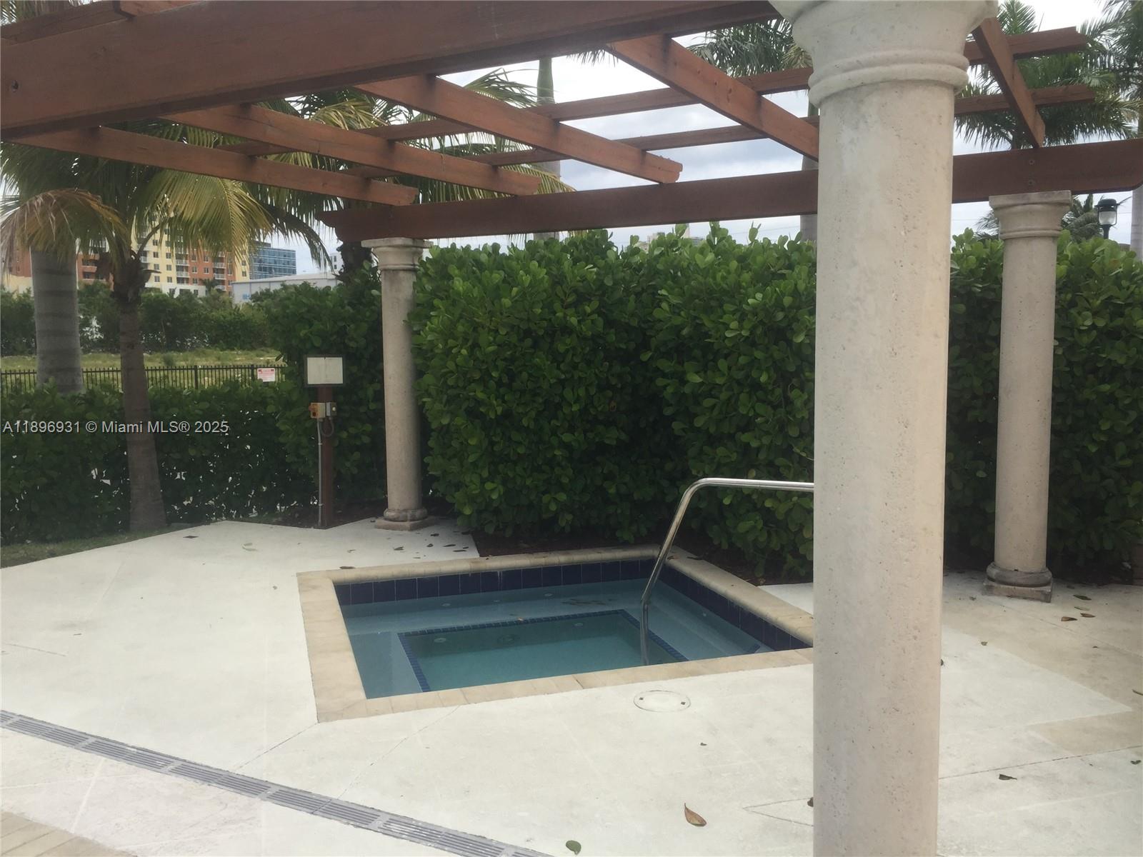 MERCO AT AVENTURA - Residential Lease