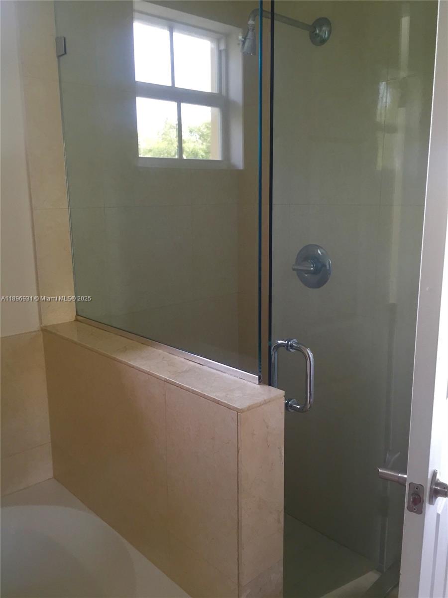 MERCO AT AVENTURA - Residential Lease