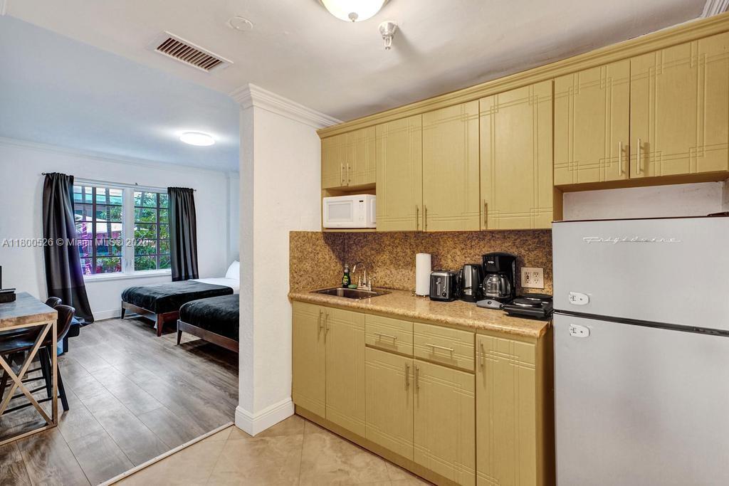 530 Ocean Dr 103
