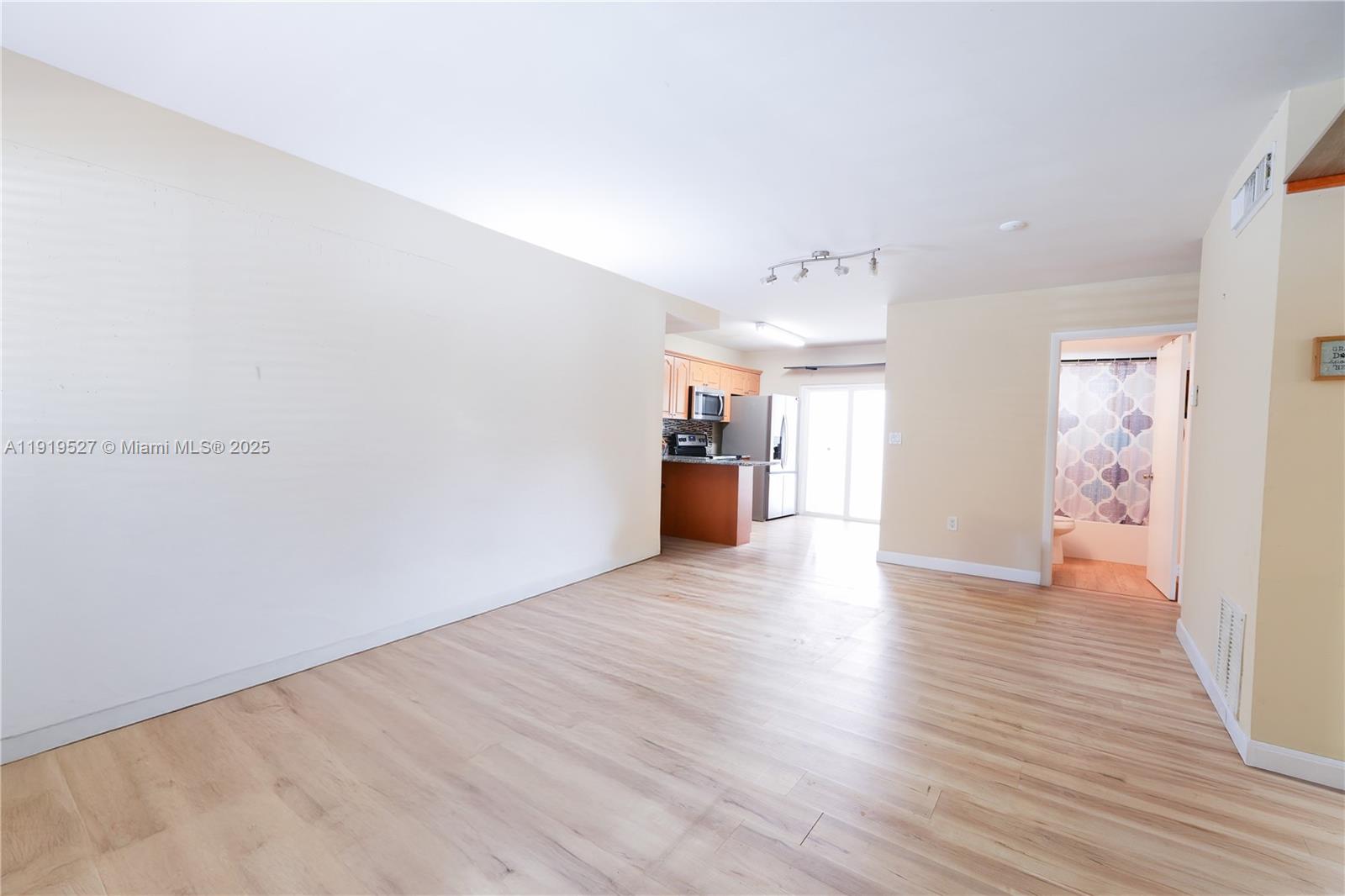 DORAL COURT CONDO - Residential