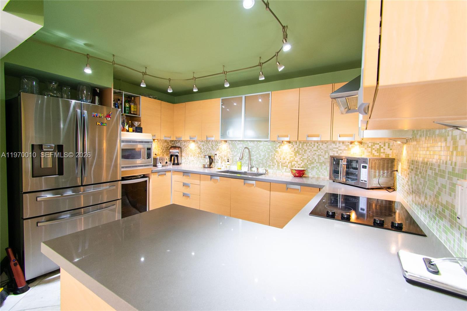 THE GEORGIAN CONDO PH1010 - Residential