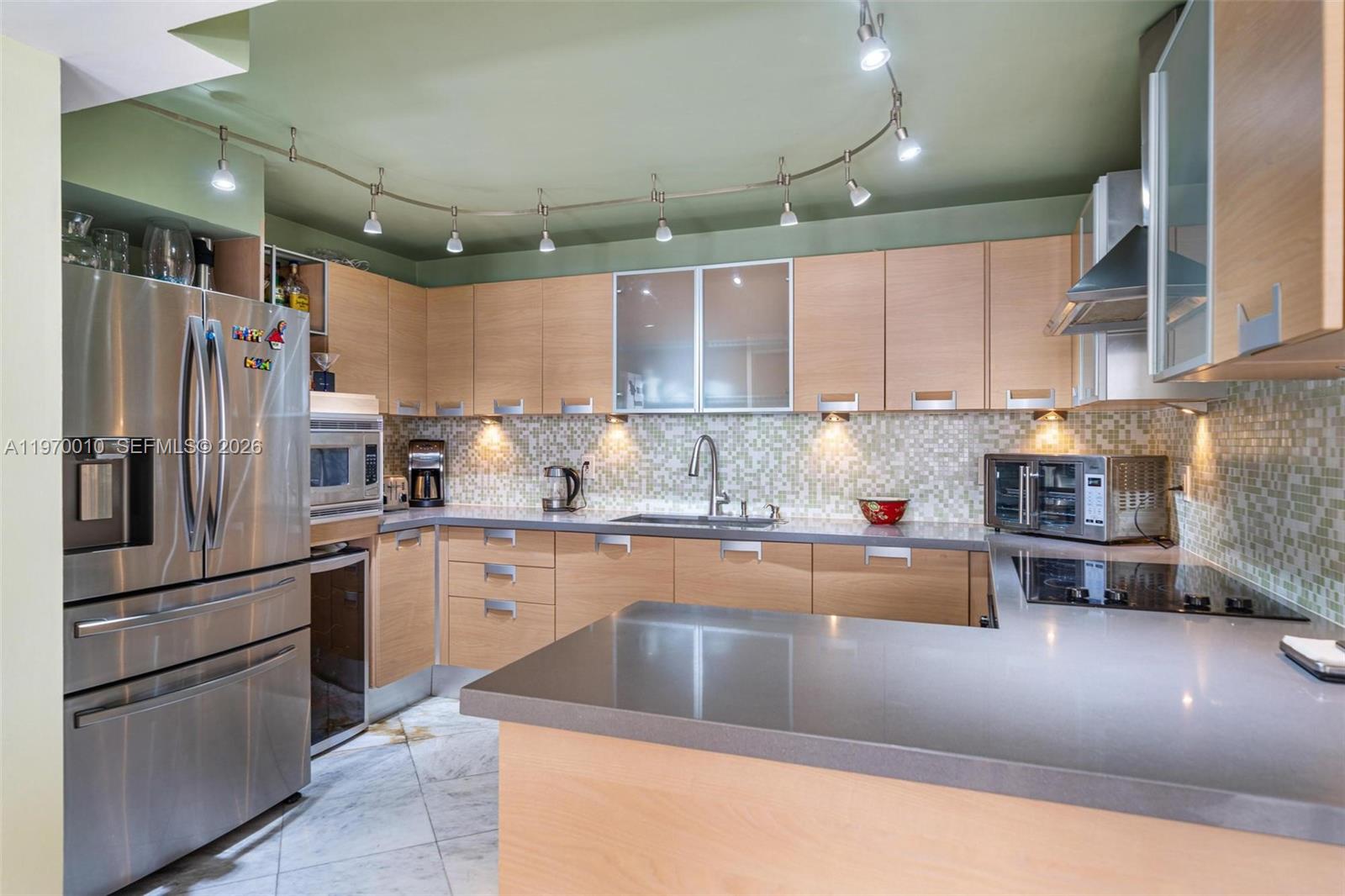 THE GEORGIAN CONDO PH1010 - Residential