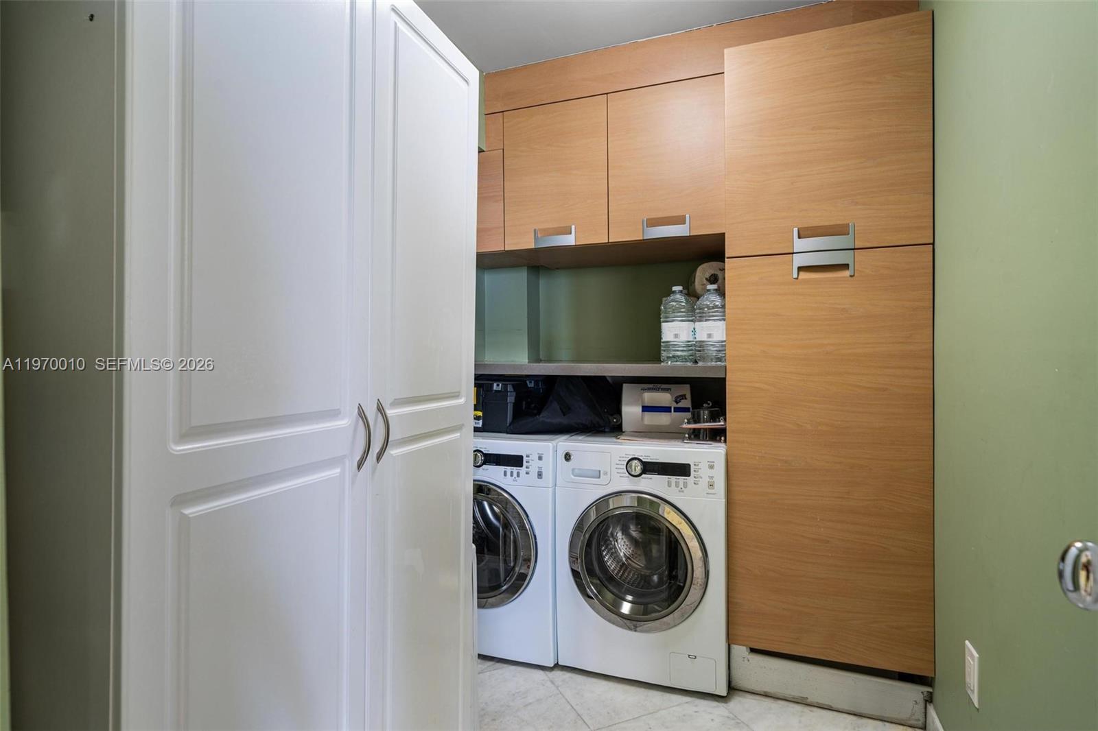 THE GEORGIAN CONDO PH1010 - Residential